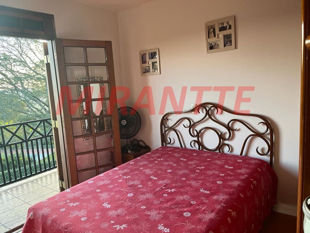 Sobrado de 229m² com 3 quartos em Serra Da Cantareira