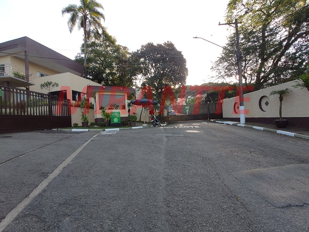 Terreno de 300m² em Horto Florestal
