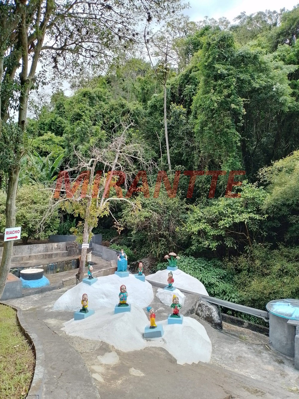 ChÁcara com 4 quartos em Furnas