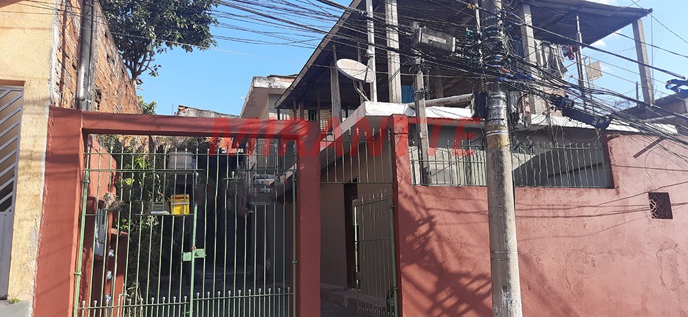 Sobrado de 175m² com 6 quartos em Vila Zat