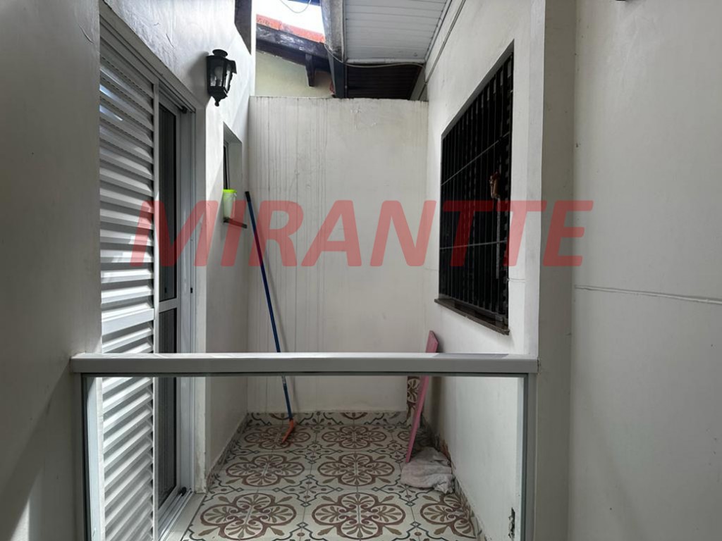 Cond. fechado de 200m² com 3 quartos em Água Fria