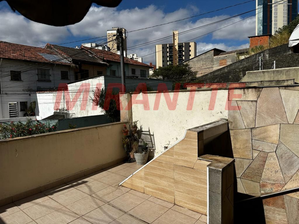 Cond. fechado de 200m² com 3 quartos em Água Fria