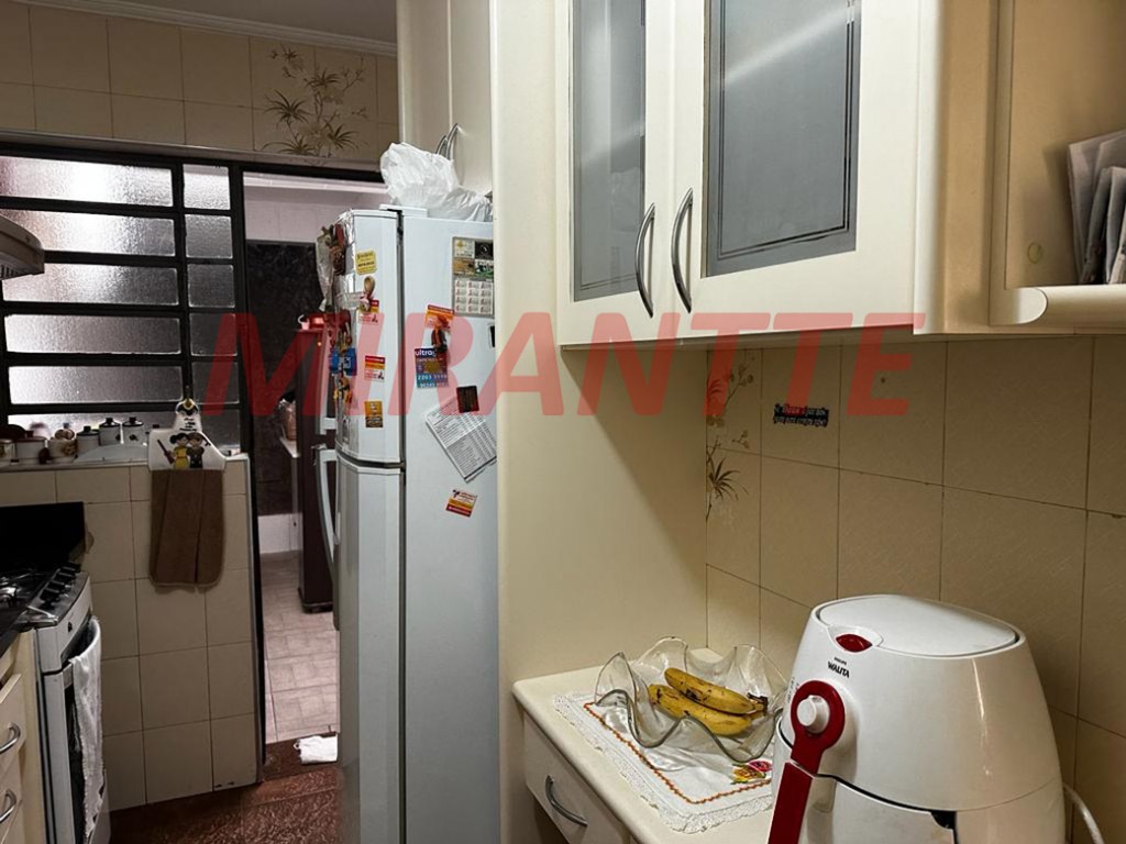 Cond. fechado de 200m² com 3 quartos em Água Fria