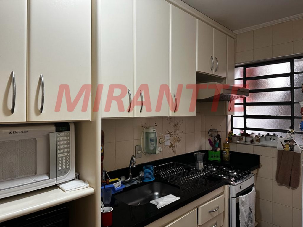 Cond. fechado de 200m² com 3 quartos em Água Fria