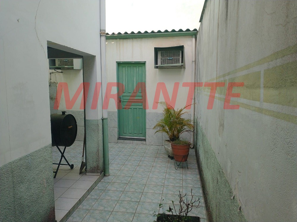 Sobrado de 223m² com 3 quartos em Santana