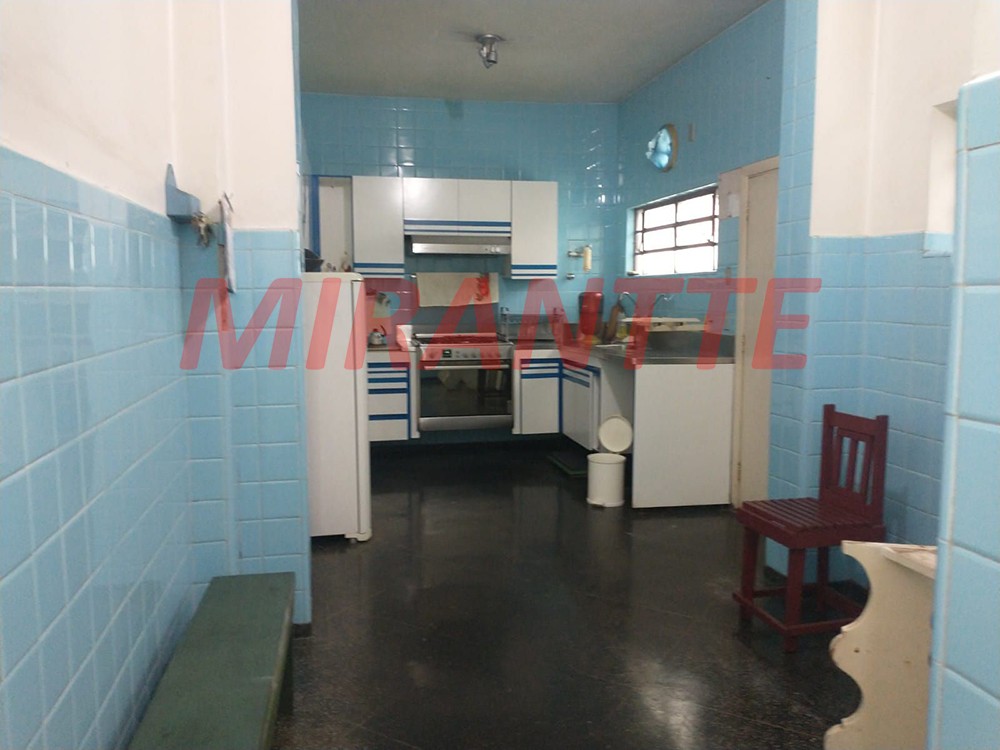 Sobrado de 223m² com 3 quartos em Santana