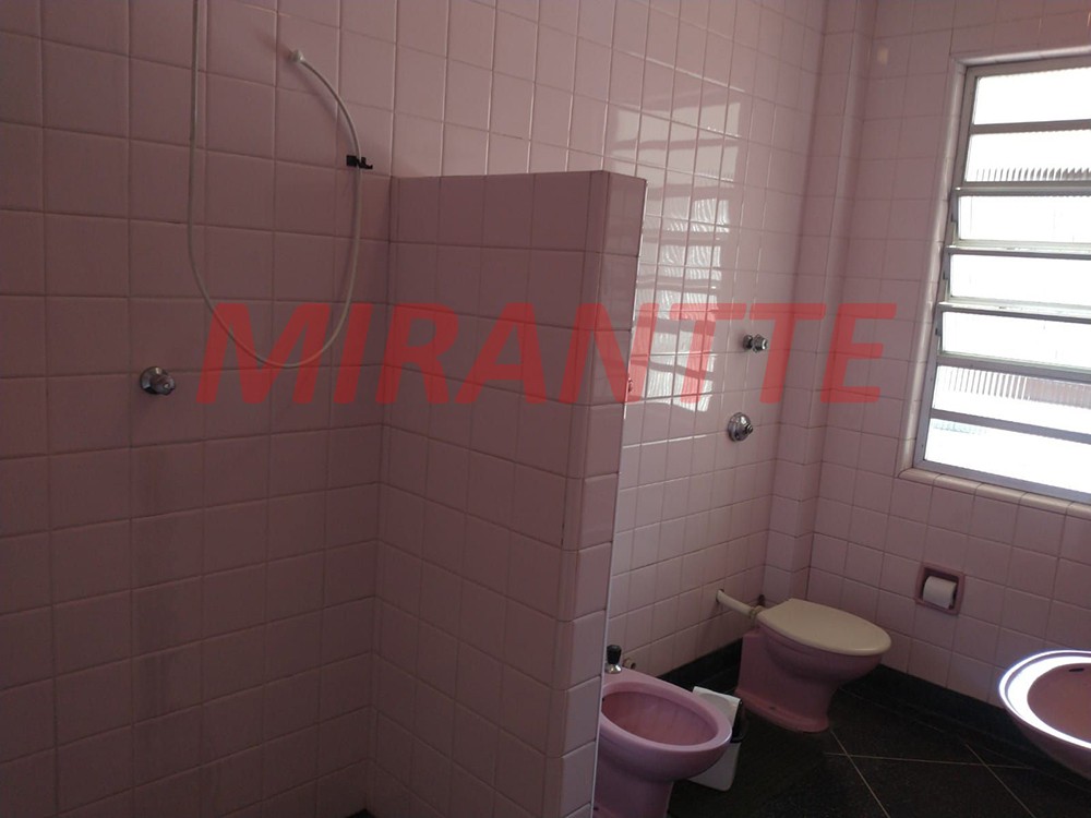 Sobrado de 223m² com 3 quartos em Santana