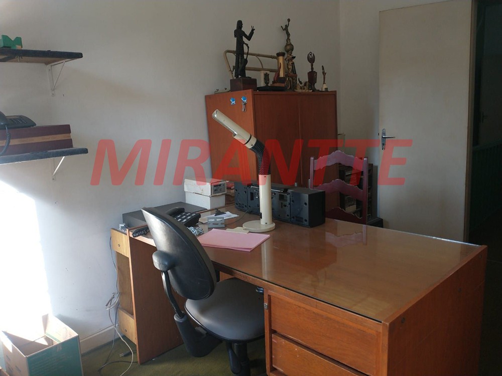 Sobrado de 223m² com 3 quartos em Santana