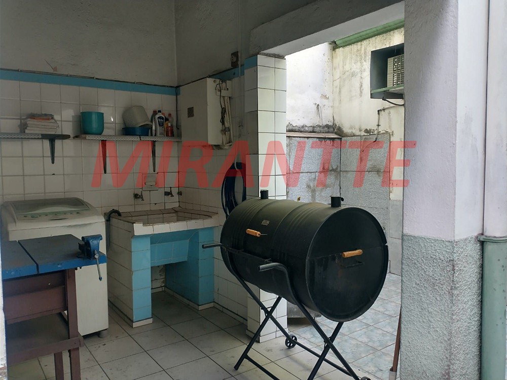 Sobrado de 223m² com 3 quartos em Santana
