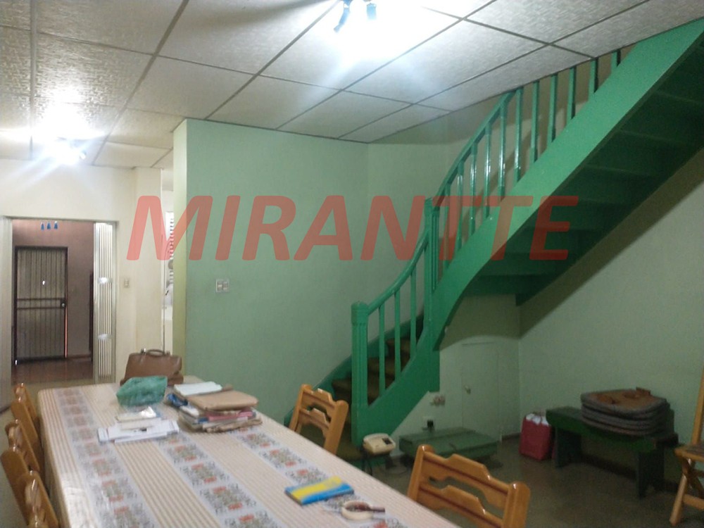 Sobrado de 223m² com 3 quartos em Santana