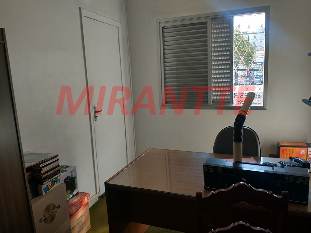 Sobrado de 223m² com 3 quartos em Santana