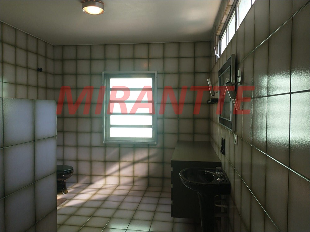 Sobrado de 223m² com 3 quartos em Santana