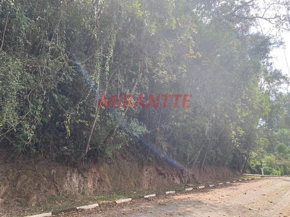 Terreno de 699m² em Serra Da Cantareira