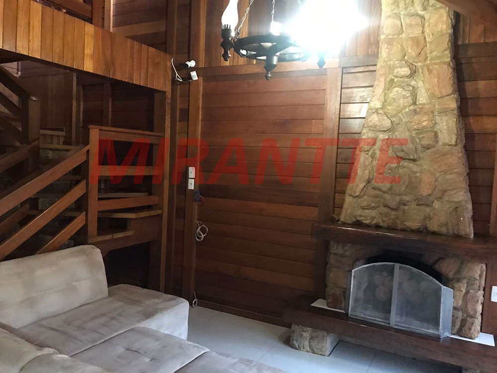 Sobrado de 175m² com 6 quartos em Serra Da Cantareira