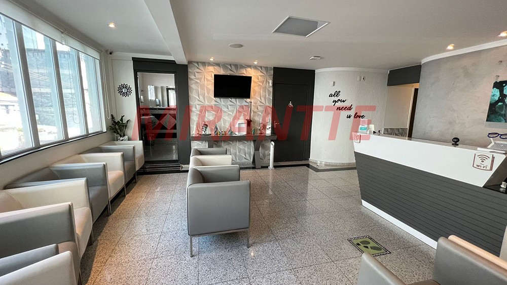 Comercial de 421m² em Água Fria