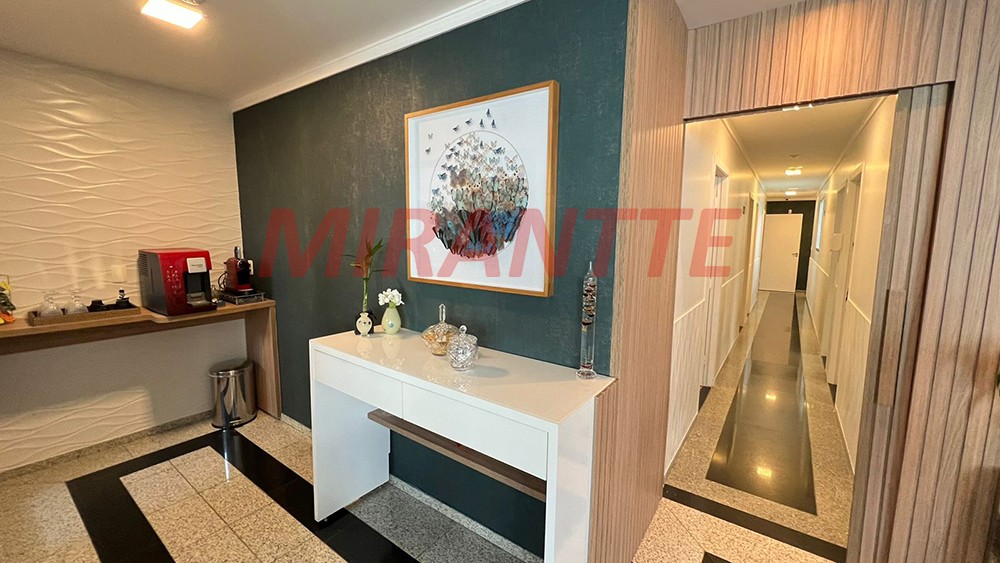Comercial de 421m² em Água Fria