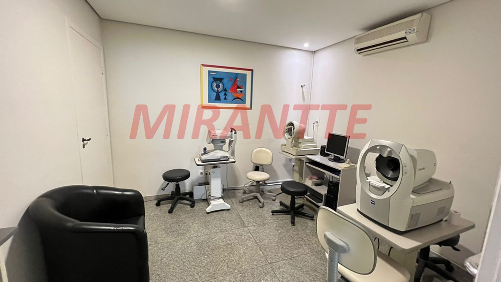 Comercial de 421m² em Água Fria