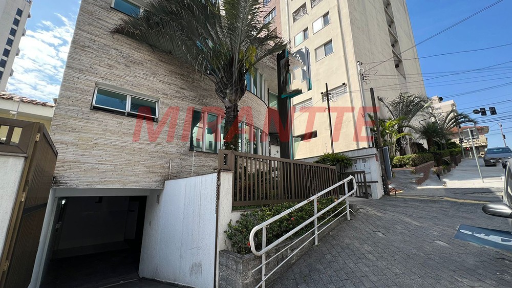 Comercial de 421m² em Água Fria