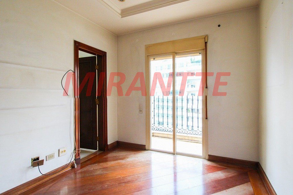 Apartamento de 275m² com 4 quartos em Higienópolis