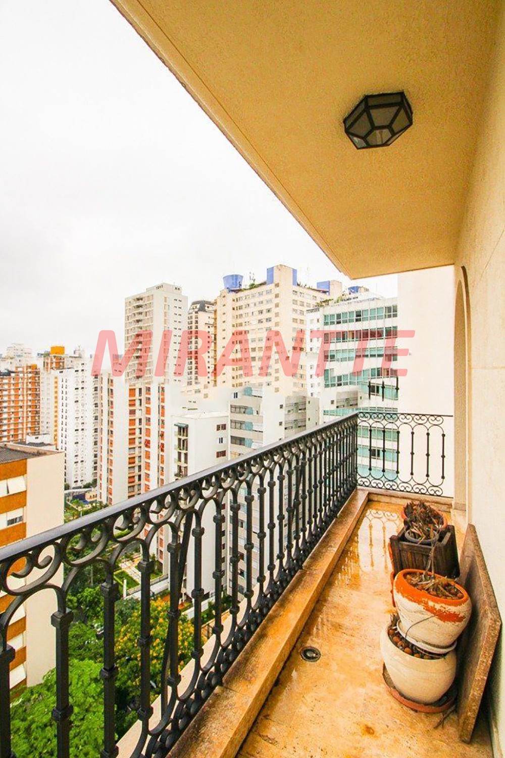 Apartamento de 275m² com 4 quartos em Higienópolis