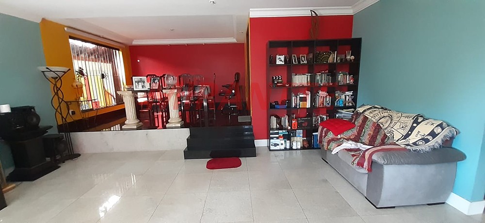 Sobrado de 300m² com 4 quartos em Vila Constança