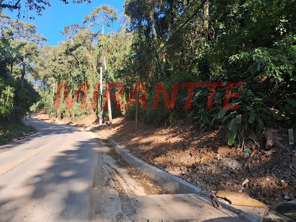 Terreno de 902m² em Serra Da Cantareira