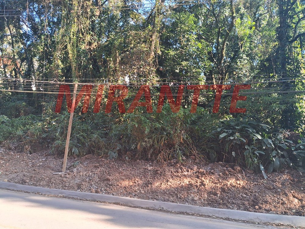 Terreno de 902m² em Serra Da Cantareira