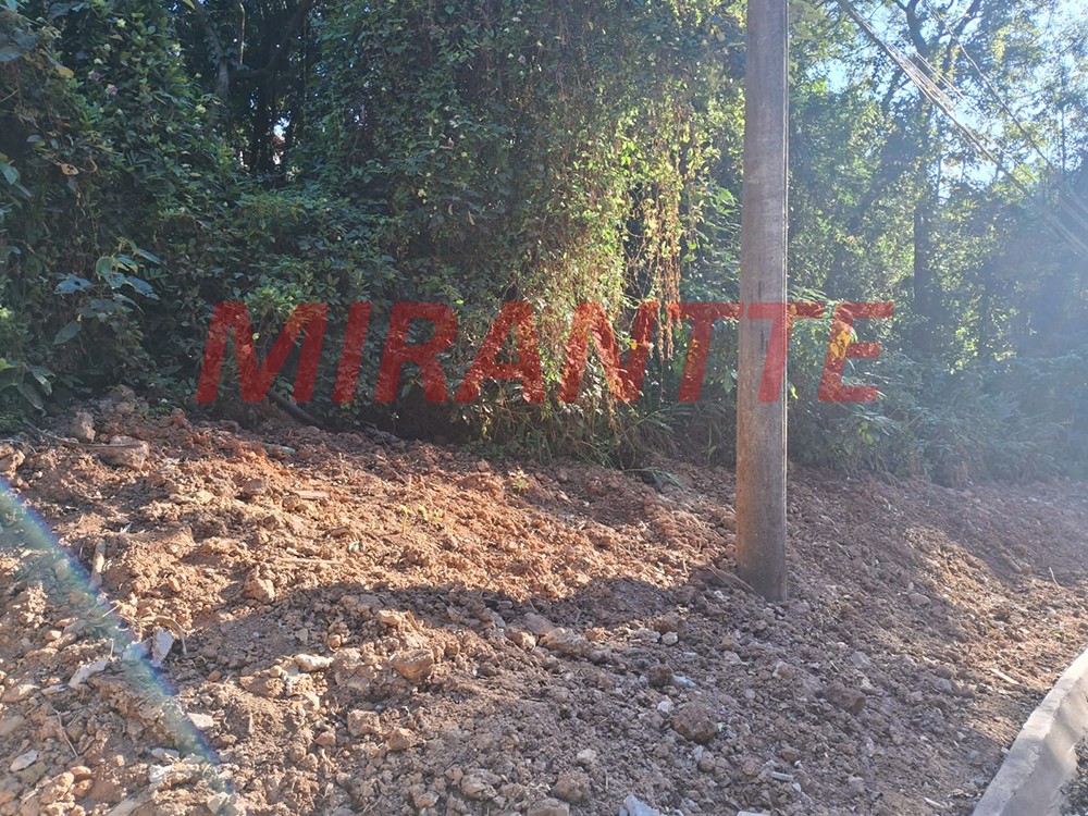 Terreno de 902m² em Serra Da Cantareira