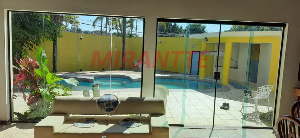 Casa terrea de 212m² com 4 quartos em Praia de Pernambuco