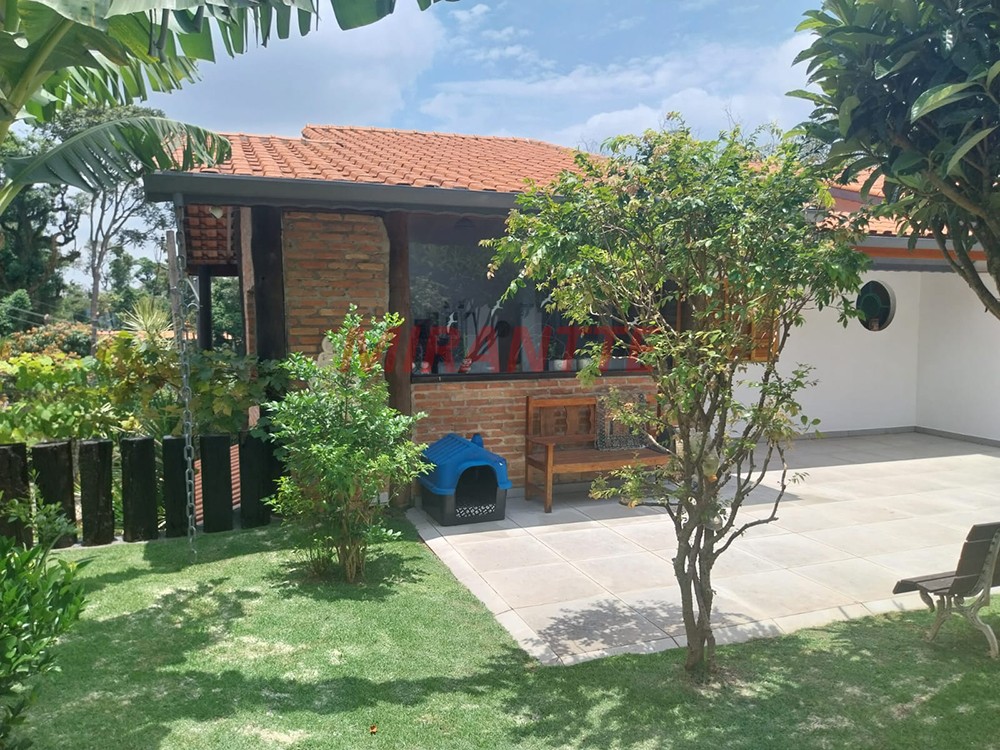Sobrado de 370m² com 5 quartos em Serra Da Cantareira