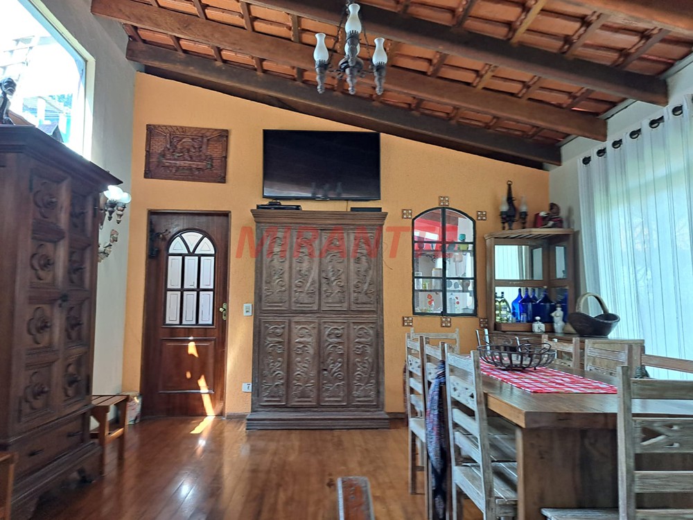 Sobrado de 370m² com 5 quartos em Serra Da Cantareira