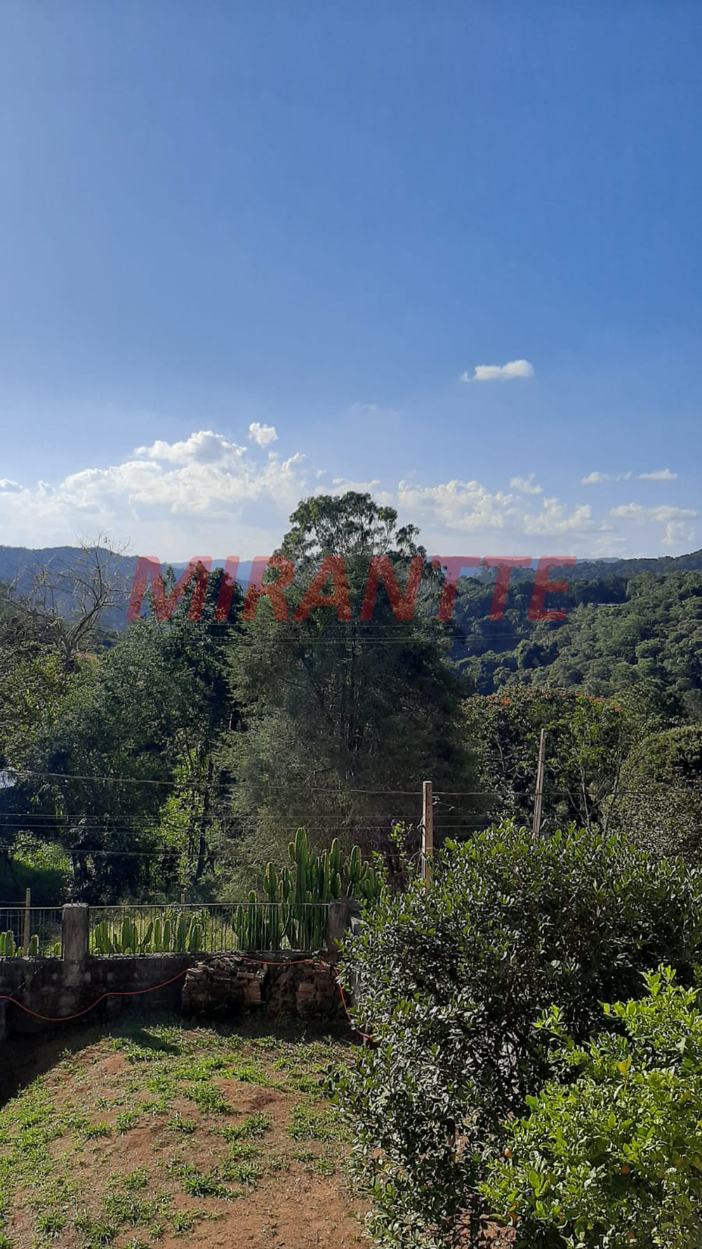 Sobrado de 350m² com 3 quartos em Serra Da Cantareira