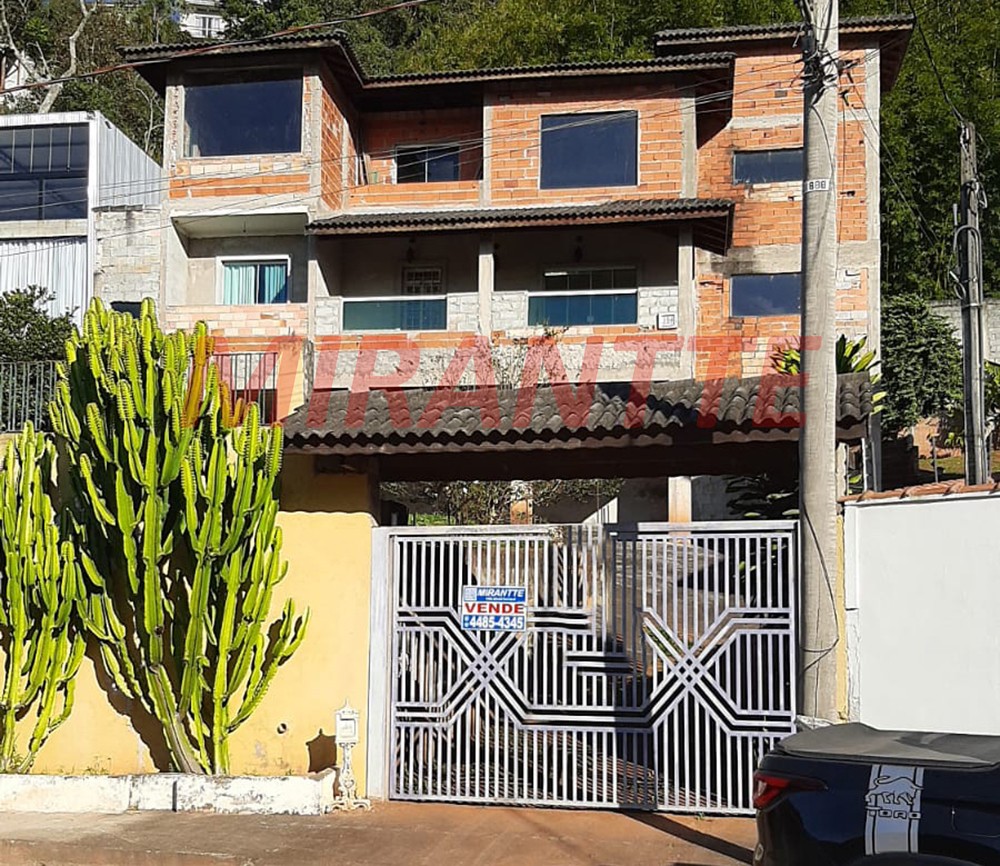 Sobrado de 350m² com 3 quartos em Serra Da Cantareira