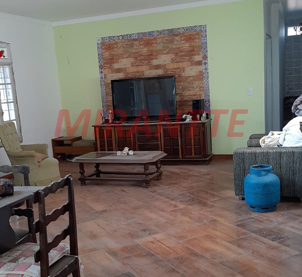 Sobrado de 350m² com 3 quartos em Serra Da Cantareira