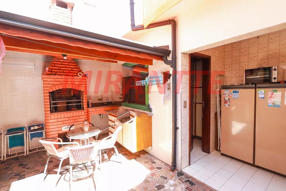 Sobrado de 300m² com 3 quartos em Imirim