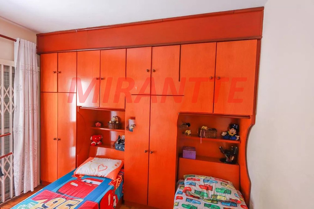Sobrado de 300m² com 3 quartos em Imirim
