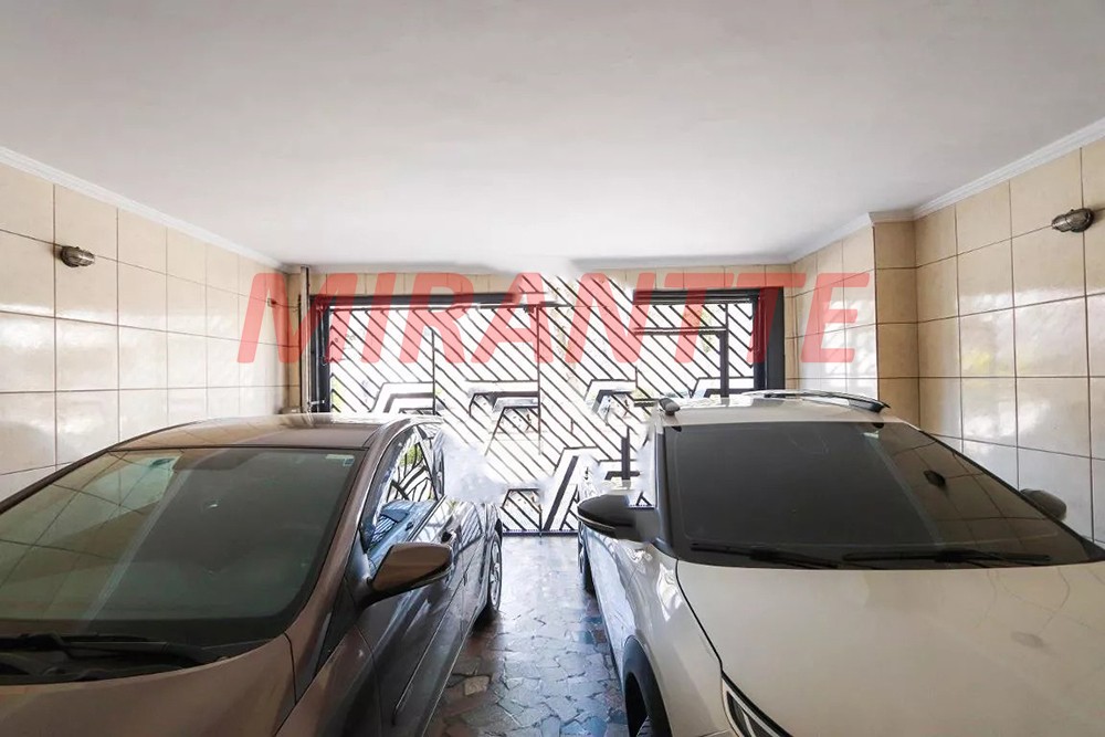 Sobrado de 300m² com 3 quartos em Imirim