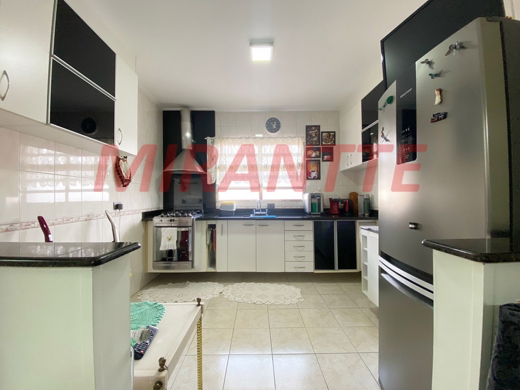 Sobrado de 190m² com 3 quartos em Vila Rosália