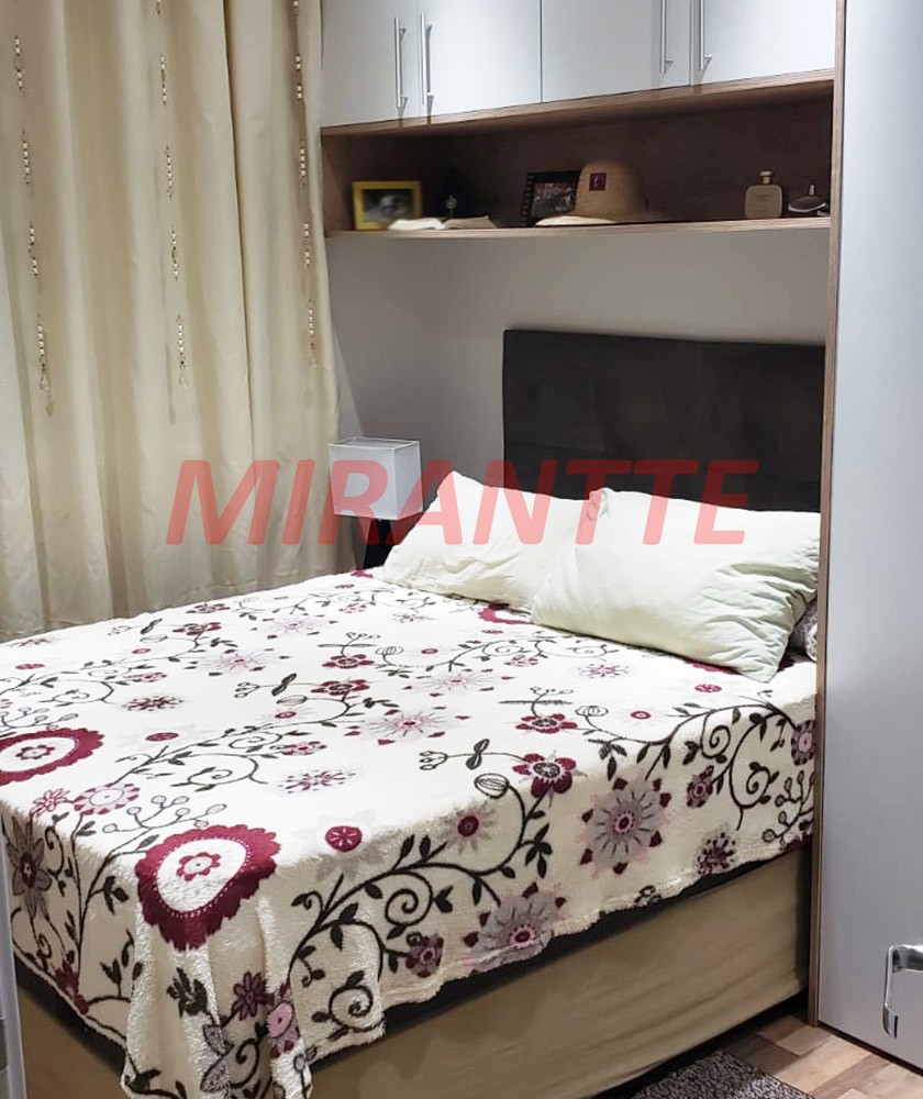 Apartamento de 52m² com 2 quartos em Vila Galvão