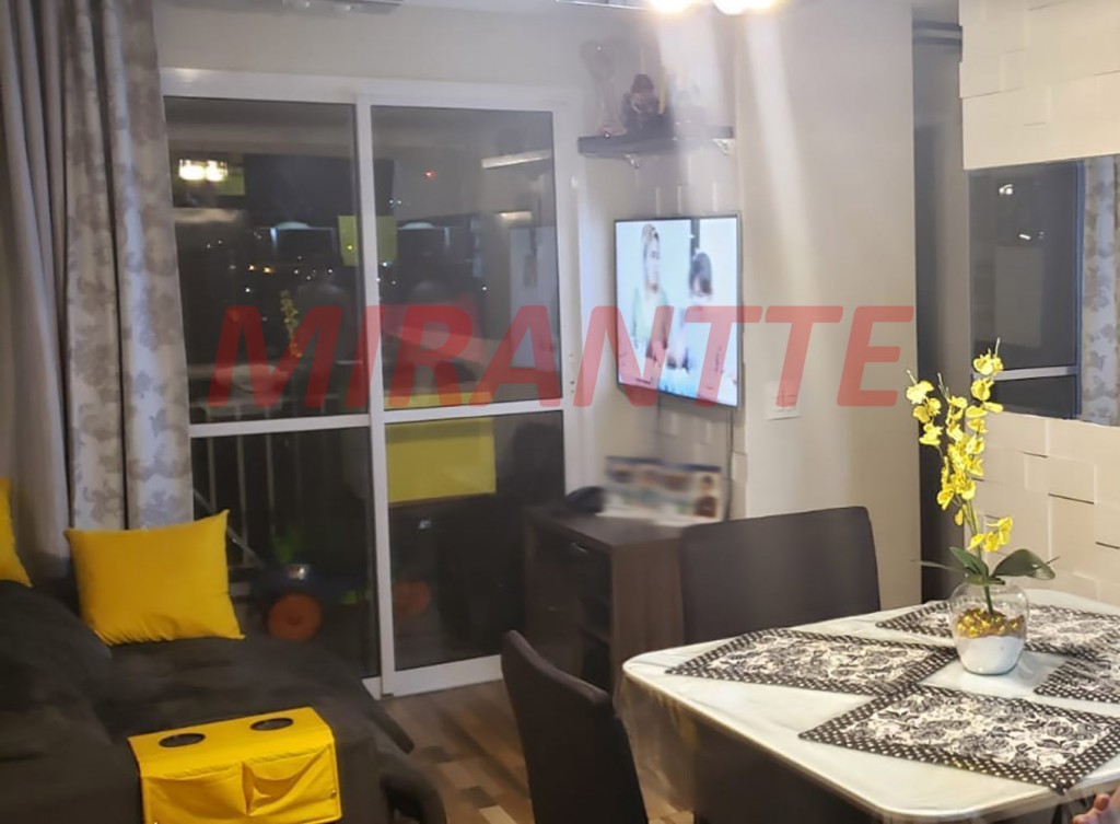 Apartamento de 52m² com 2 quartos em Vila Galvão