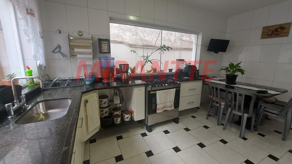 Sobrado de 140m² com 3 quartos em Vila Nivi