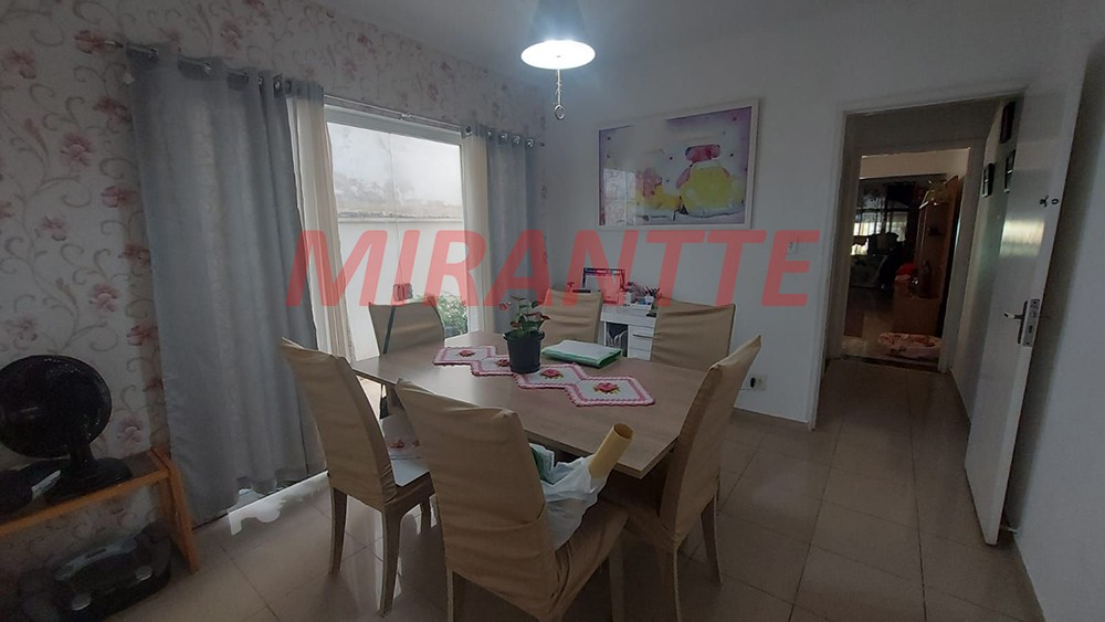 Sobrado de 140m² com 3 quartos em Vila Nivi
