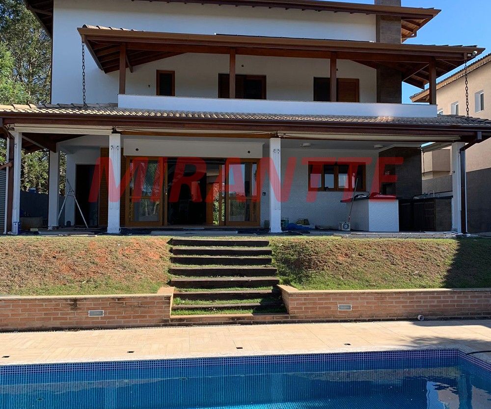 Sobrado de 320m² com 3 quartos em Centro