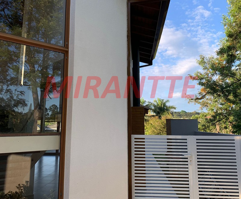 Sobrado de 320m² com 3 quartos em Centro