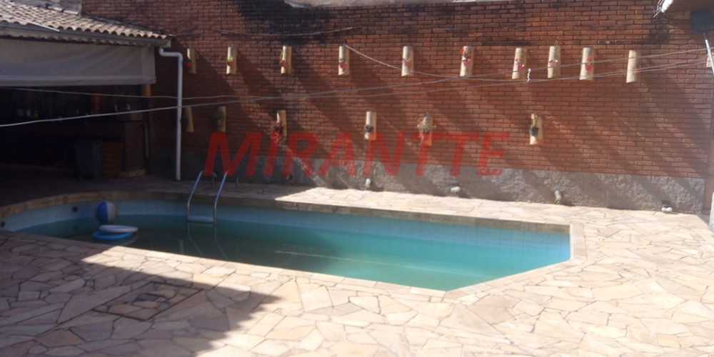 Sobrado de 210m² com 3 quartos em Jardim Samambaia – Mairiporã