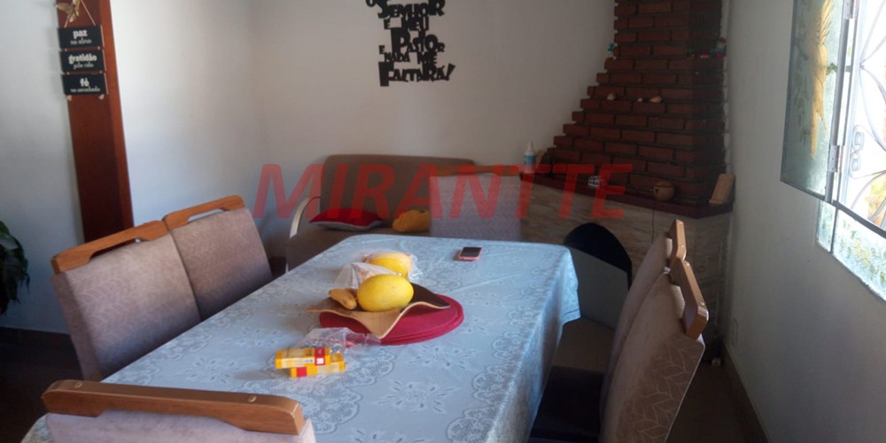 Sobrado de 210m² com 3 quartos em Jardim Samambaia – Mairiporã