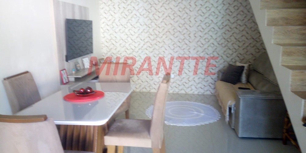 Sobrado de 210m² com 3 quartos em Jardim Samambaia – Mairiporã