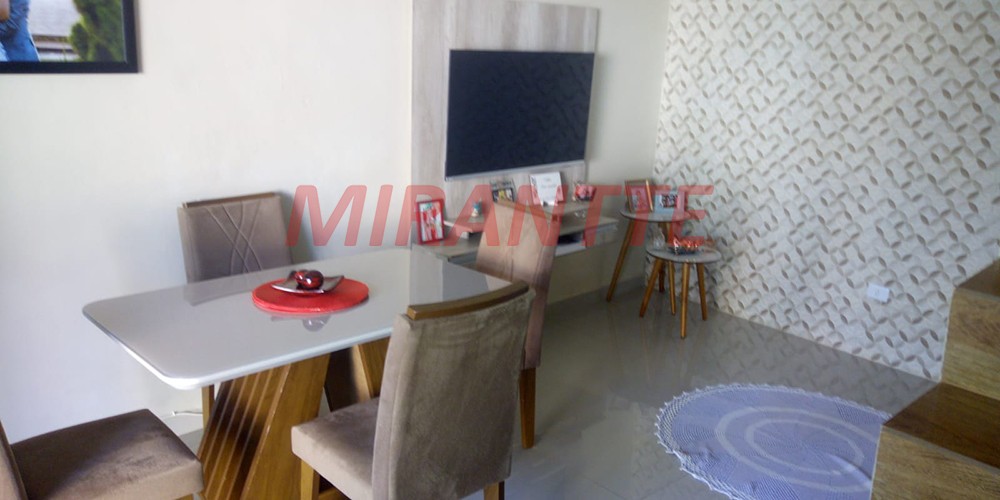Sobrado de 210m² com 3 quartos em Jardim Samambaia – Mairiporã