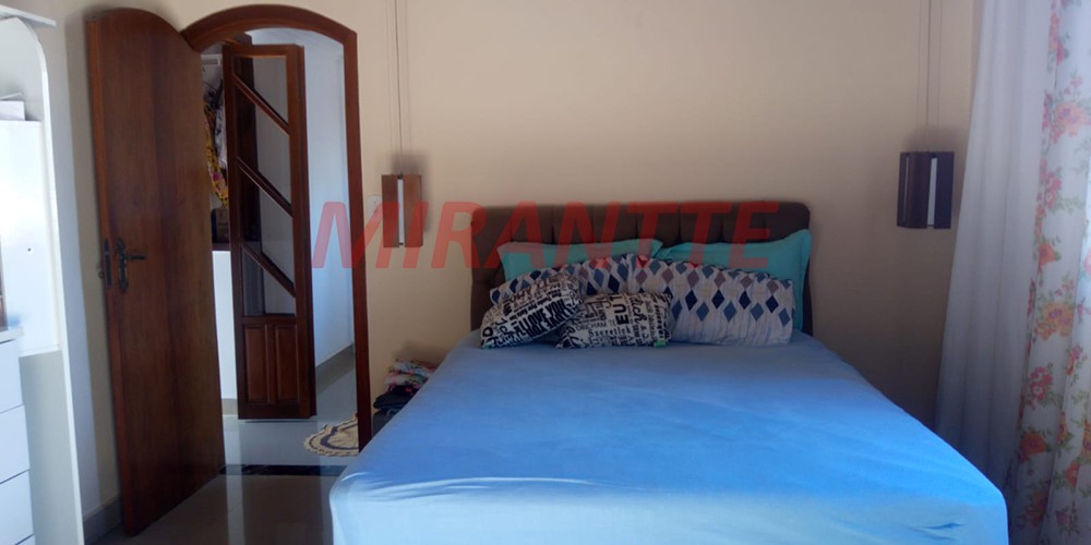 Sobrado de 210m² com 3 quartos em Jardim Samambaia – Mairiporã