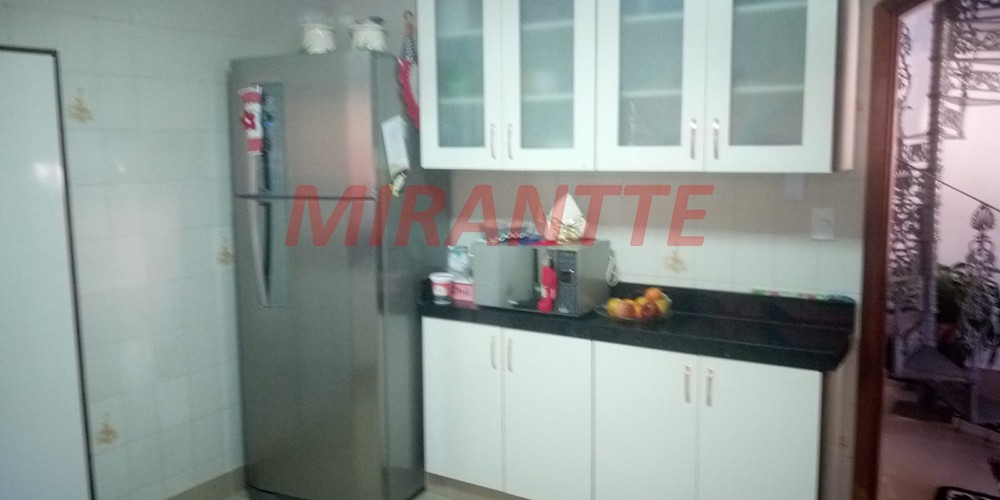 Sobrado de 210m² com 3 quartos em Jardim Samambaia – Mairiporã